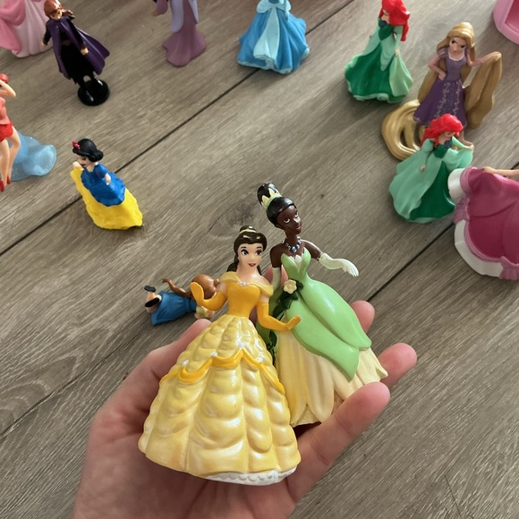 Disney Princess Pink and Purple Castle with Figurines - Picture 5 of 6